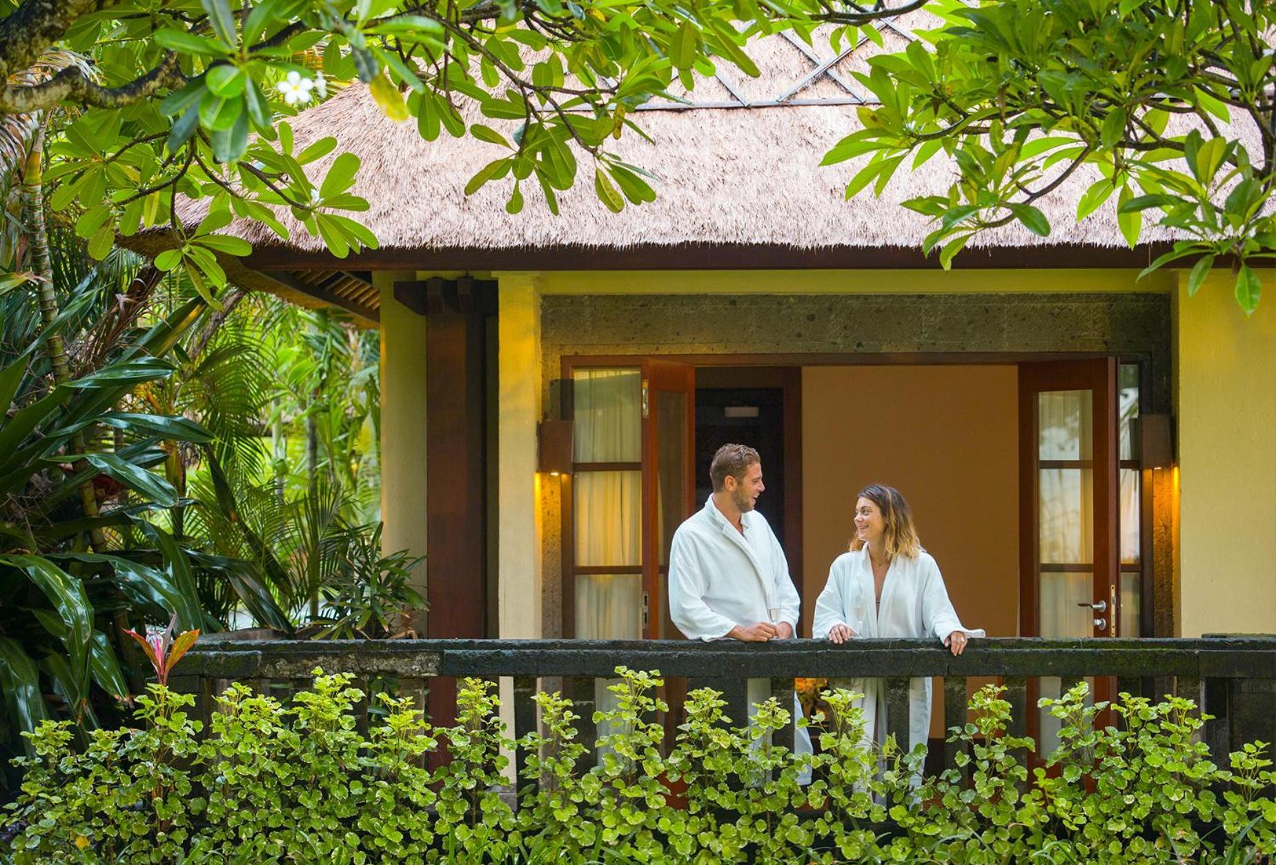 Honeymoon Villa Return Airport Transfer,1545482689:JPEG